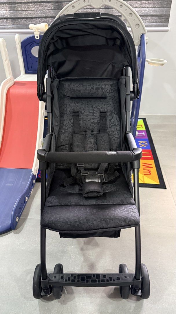 Chicco Ohlala 3 Stroller (Category: Strollers) located in San Jose del Monte. Submitted by ladypharmacist (Listing ID 1432989196, Image 3). Description: ✔ box ✔ rain cover ✔️Suitable from newborn up to 15 kg (approx. 3 yrs) ✔️The stroller itself is lightweight (around 4.2 kg) RFS: Upgrade.