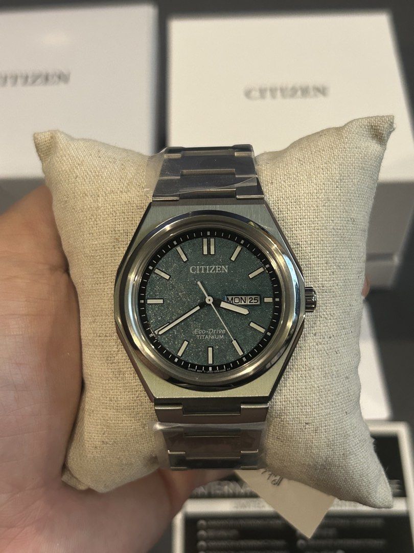 Citizen Zenshin Eco-Drive Super Titanium Watch (Category: Men's Watches) located in Manila. Submitted by johnpaulc41844 (Listing ID 1433009922, Image 1). Description: - Citizen Eco-Drive Titanium watch - Stunning green dial - Titanium bracelet and case - Brand new with tags - Includes original box, warranty card, and instruction manual - Displays day and date Loc: Marikina City.