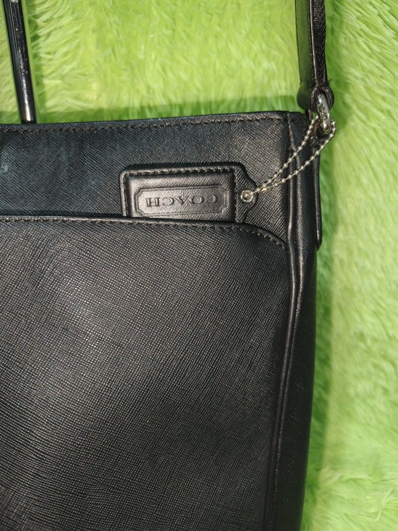 Coach messenger bg (Category: Sling Bags) located in Davao. Submitted by ukaystuff07 (Listing ID 1433202237, Image 3). Description: preloved from Korean box >leather >size: large >excellent condition >with light sign of used but no major flaw.