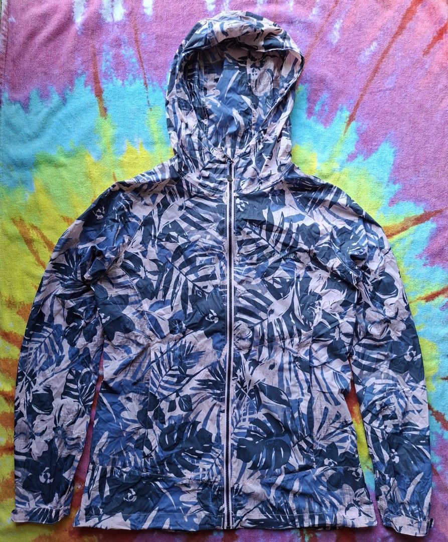 Columbia - m (women's) (Category: Activewear) located in Puerto Princesa. Submitted by thrinidad (Listing ID 1433074596, Image 2). Description: trail endeavor jacket size medium dimension (laid flat) armpit-pit 19" Length 26" fits 38" chest above or below no damage/ stain cut tag Disclaimer : I do not own nor claim to own the rights to any of the brand, logo and photo. Color may vary due to photographic lighting sources or your monitor settings.