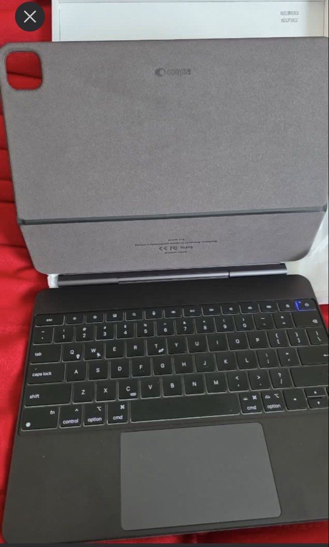 Comma Smart Keyboard for iPad Pro 13"444678407088384001
