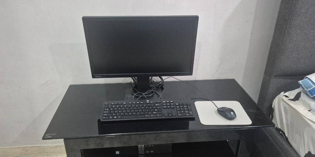 Computer set with table (Category: Desktops) located in Singapore. Submitted by ashimathas (Listing ID 1433154880, Image 1). Description: hi am selling computer the whole set monitor cpu keyboard mouse and the table also ,for table $40 the computer set $200 if you want to take both its $220 only pls contact me if you want 9398 1432.