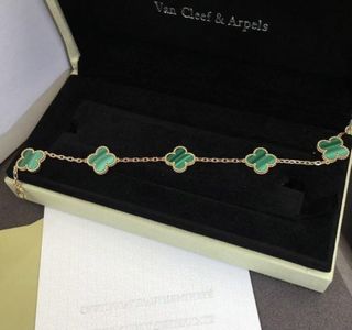 (Category: ) located in . Submitted by shoppingchicgurl (Listing ID 1433170547, Image 1). Description: .