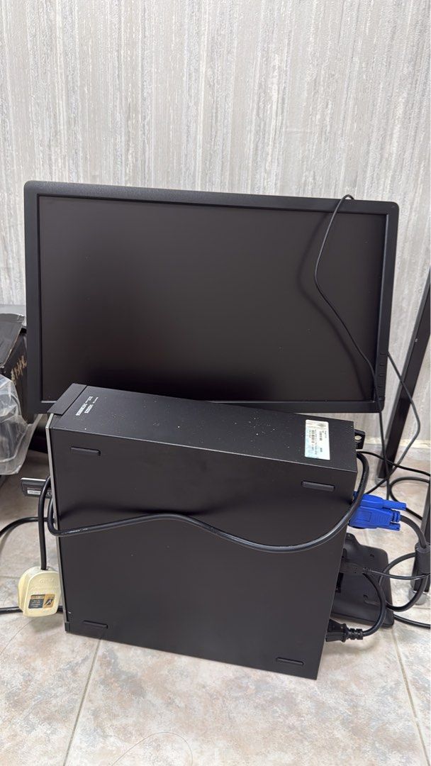 Desktop Computer Set - Monitor and PC436881127785123842