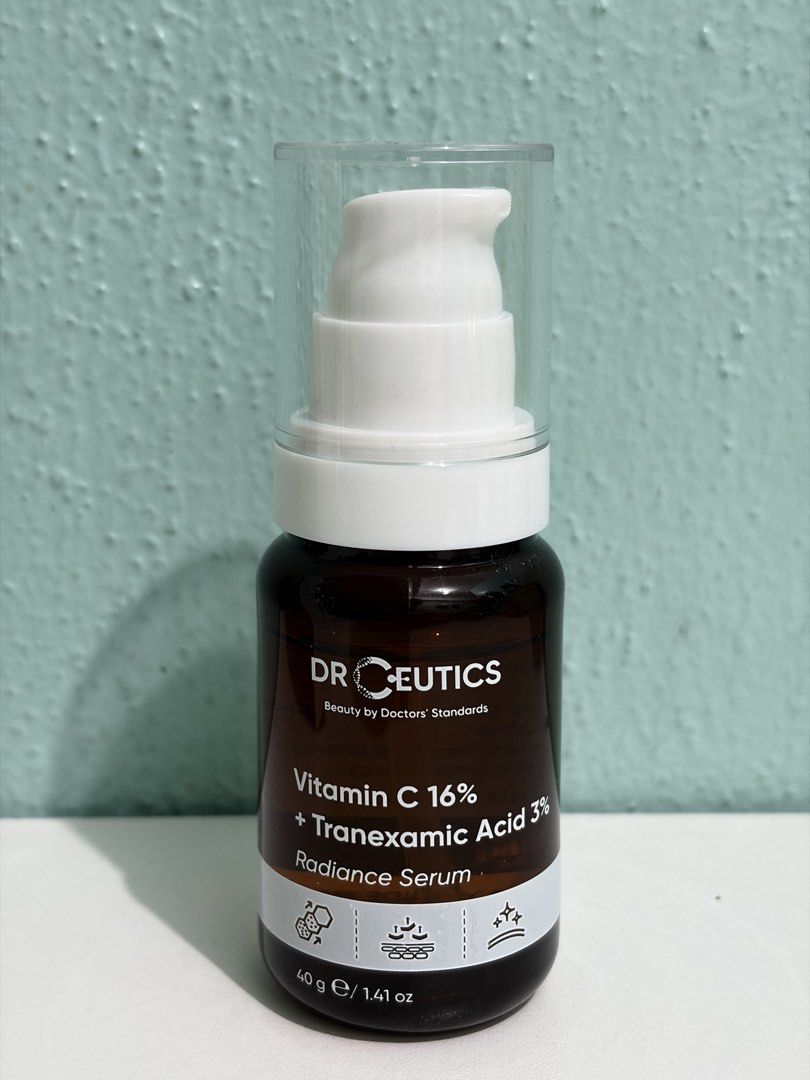 Dr. Ceutics Vitamin C 16% + Tranexamic Acid 3% Serum (Category: Face Care) located in Manila. Submitted by lovedbylleu (Listing ID 1433024270, Image 1). Description: - Whitens skin - Fades dark spots - Improves dull skin - Keeps skin moisturized - Contains Vitamin C 16% and Tranexamic Acid 3% - Key ingredients: Ferulic acid & Vitamin E, Herberx Licorice, Lemon Peel Extract, and Watermelon.