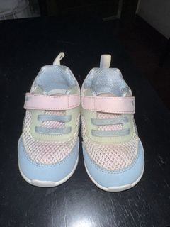 (Category: ) located in . Submitted by mommaskye (Listing ID 1433152810, Image 1). Description: .