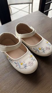 (Category: ) located in . Submitted by vanitypreloved. (Listing ID 1433077250, Image 1). Description: .