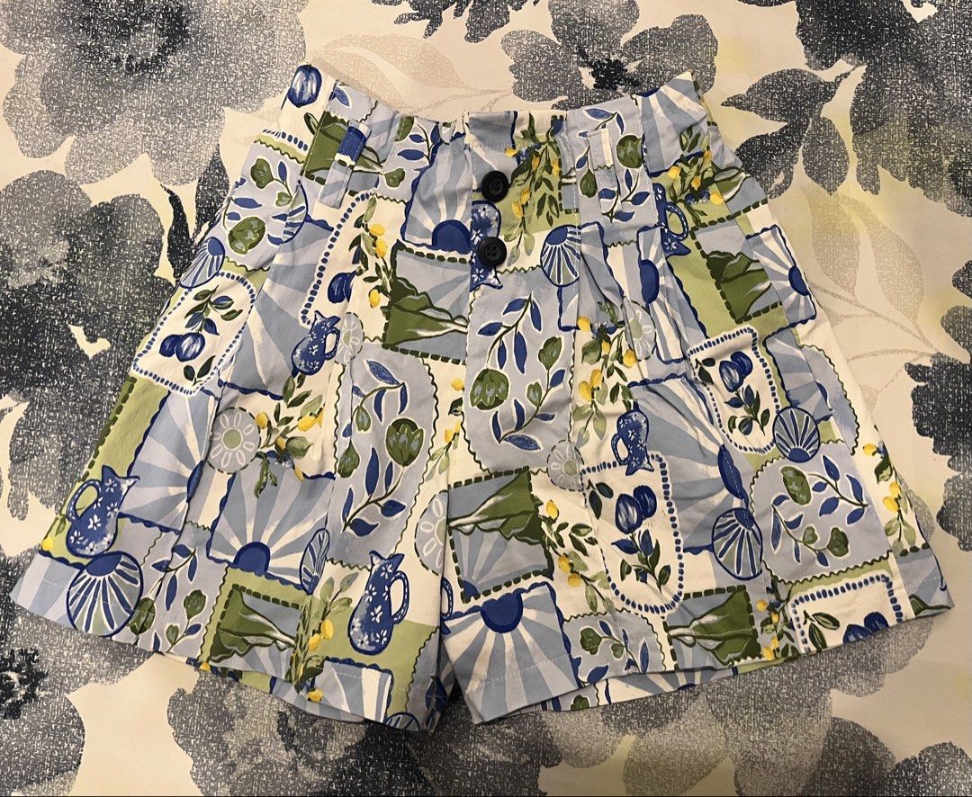 Floral Summer Printed Shorts (Category: Shorts) located in Taytay. Submitted by storedbys (Listing ID 1433177194, Image 1). Description: 24-26 garterized no flaws used once only buttons not functional has belt straps no pockets washed perfect for summer .