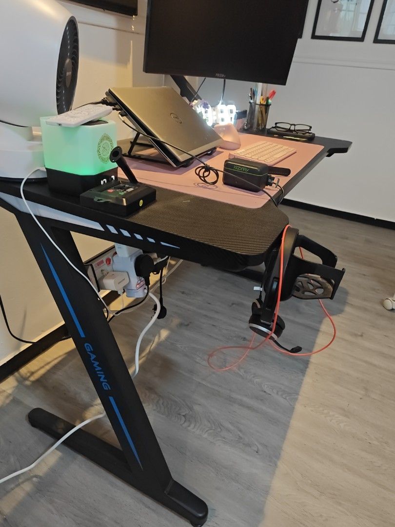 Gaming Desk436882799141201921