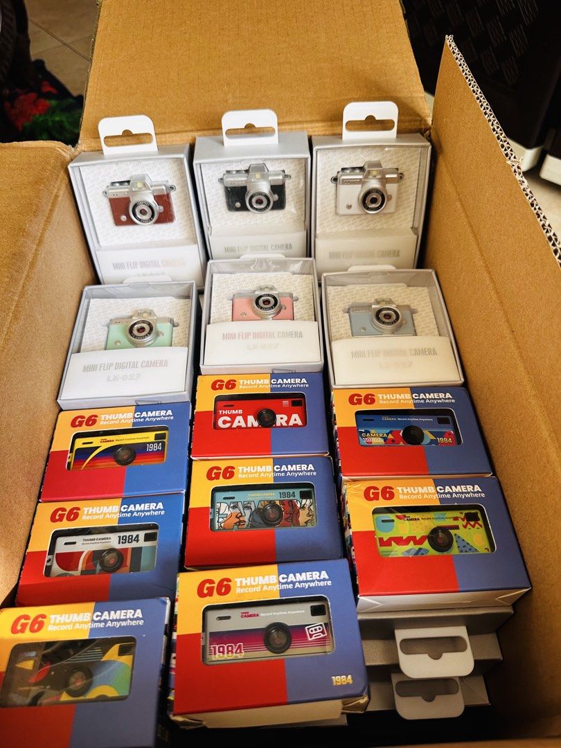 Gift Idea Kodak Charmera Dupe Mini Cute Keychain Camera (Category: Cameras) located in Pateros City. Submitted by unwritten07 (Listing ID 1433089686, Image 2). Description: ✨ Perfect gift idea for: • Birthday gift • Couple / GF/ BF/ anniversary / monthsary gift • Travel Summer Outing • mini aesthetic vlog camera • Creative gadget • Kids / teens / debut / graduation gift • Friendship gift • Last-minute gift / rush gift 🎁 • Mother’s day / Father’s