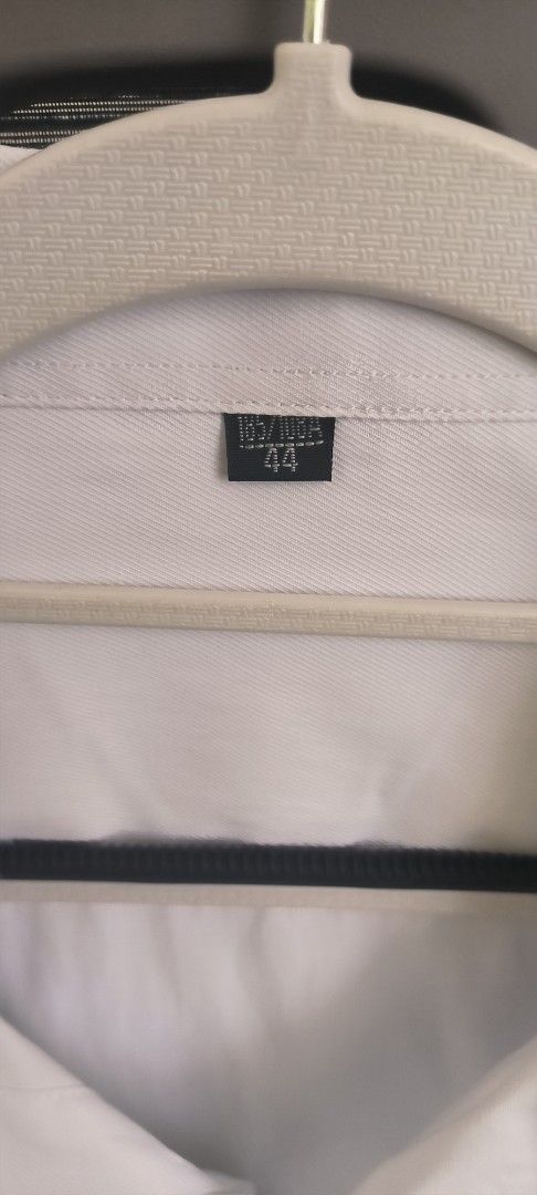 Gray Suit with Vest and Tie (Category: Coats, Jackets and Outerwear) located in Quezon City. Submitted by maki.chan0129 (Listing ID 1433070266, Image 3). Description: - Custom Gray suit with matching vest and tie - Includes white polo shirt (Size 44) - Modern mandarin collar jacket - Classic fit pants my husband is 5'11 in height he weights 90 kg semi shiny po siya mganda lalo n pag ntamaan ng ilaw. nka dipende sa angula structured po kasi yung t