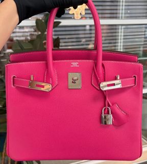 (Category: ) located in . Submitted by luxfashionz (Listing ID 1433147288, Image 1). Description: .