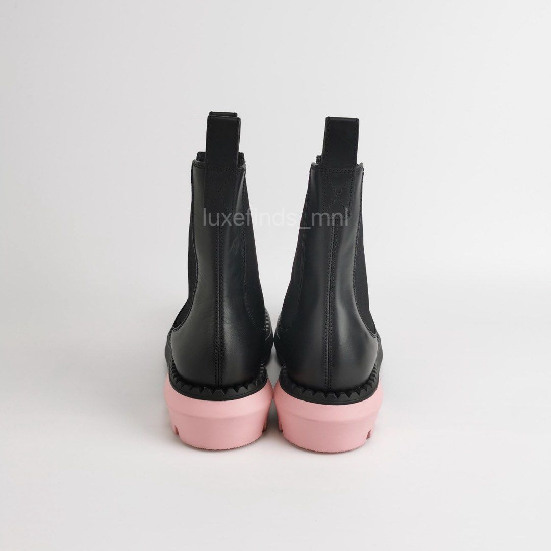 Gucci leather chelsea boots (Category: Sneakers & Footwear) located in Malabon City. Submitted by worn.never.torn (Listing ID 1433044547, Image 3). Description: Gucci leather chelsea boots s37 P23,000 Condition: Excellent Condition Inclusion: Box, Dust Bag Local sf c/o buyer 10-14 days lead time Market Value: P85,000 73.53% off market value.