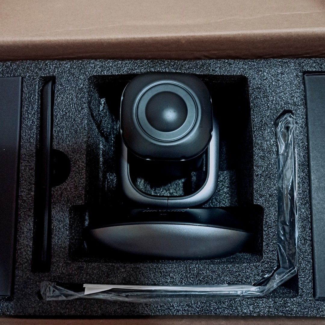 Hikvision 4K PTZ Camera DS-UVC-U108R (Category: Webcams) located in Tanza. Submitted by bangxol (Listing ID 1433105812, Image 1). Description: - Hikvision 4K PTZ Camera - Model: DS-UVC-U108R - Brand new, in original packaging - High-quality video capture ⚪ negotiable ⚪ can swap for nintendo switch oled.