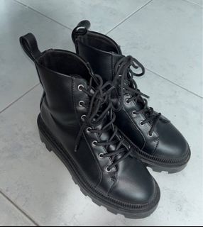 (Category: ) located in . Submitted by m394n (Listing ID 1433055969, Image 1). Description: .