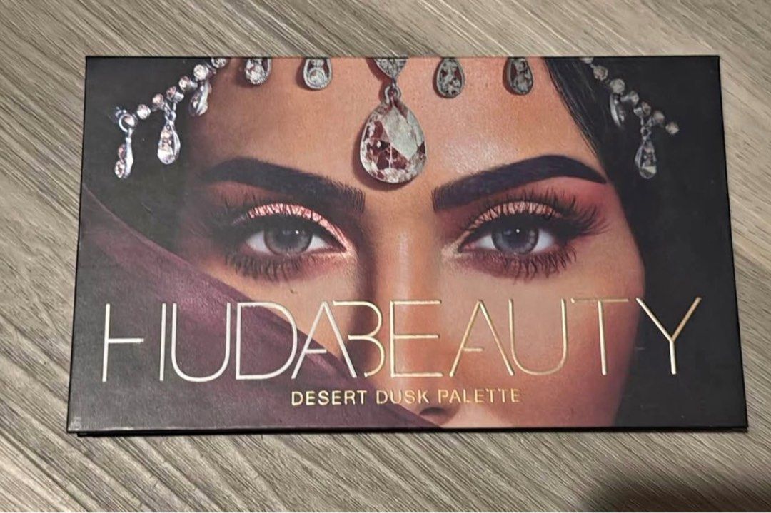 Huda Beauty Desert Dusk eyeshadow palette (Category: Makeup) located in Quezon City. Submitted by cheerupbby (Listing ID 1433197881, Image 1). Description: Will ship when I get back home to the Philippines in October/November 2026. I will only bring what is SOLD. Half payment accepted with no cancellation. All makeup is crossposted on marketplace 🇨🇦 and nowhere else. 📍 QC Can ship thru lalamove or j&t.