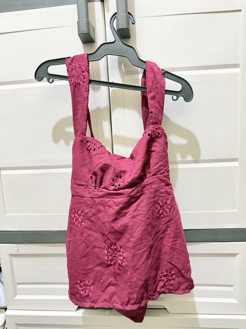Huebaderaph DAPHNE Squareneck Eyelet Backless Top (Category: Sleeveless) located in San Juan City. Submitted by decluttering_0909 (Listing ID 1433000586, Image 2). Description: - Huebaderaph Maroon Summer Top - eyelet backless design - Tie-back detail - Sleeveless with straps - size s-m.