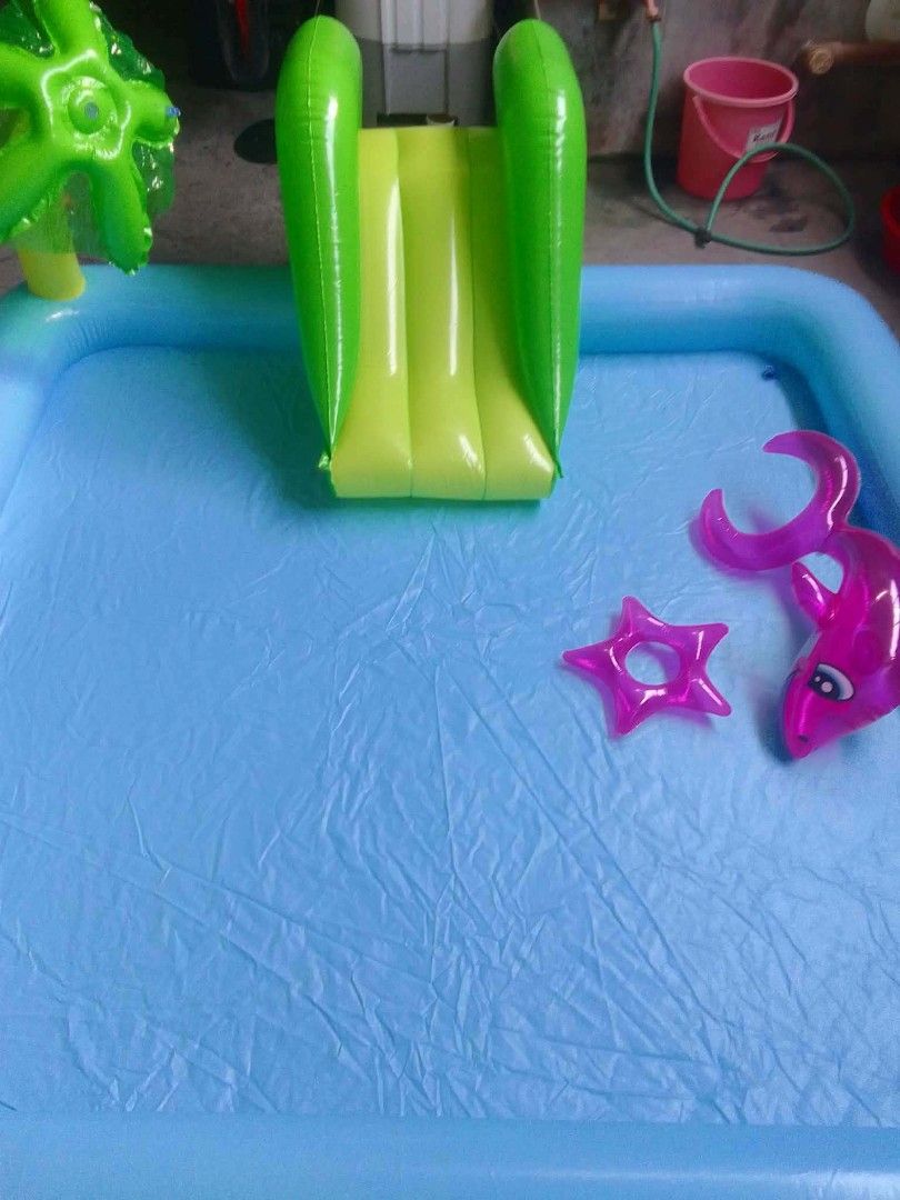 Inflatable Pool with Slide and Palm Tree (Category: Infant Playtime) located in Plaridel. Submitted by tonilousg (Listing ID 1433085674, Image 3). Description: Kids Inflatable pool with fountain and floaters for toddlers and kids Plaridel Bulacan location courier via lalamove or shapi chckout (payment first).