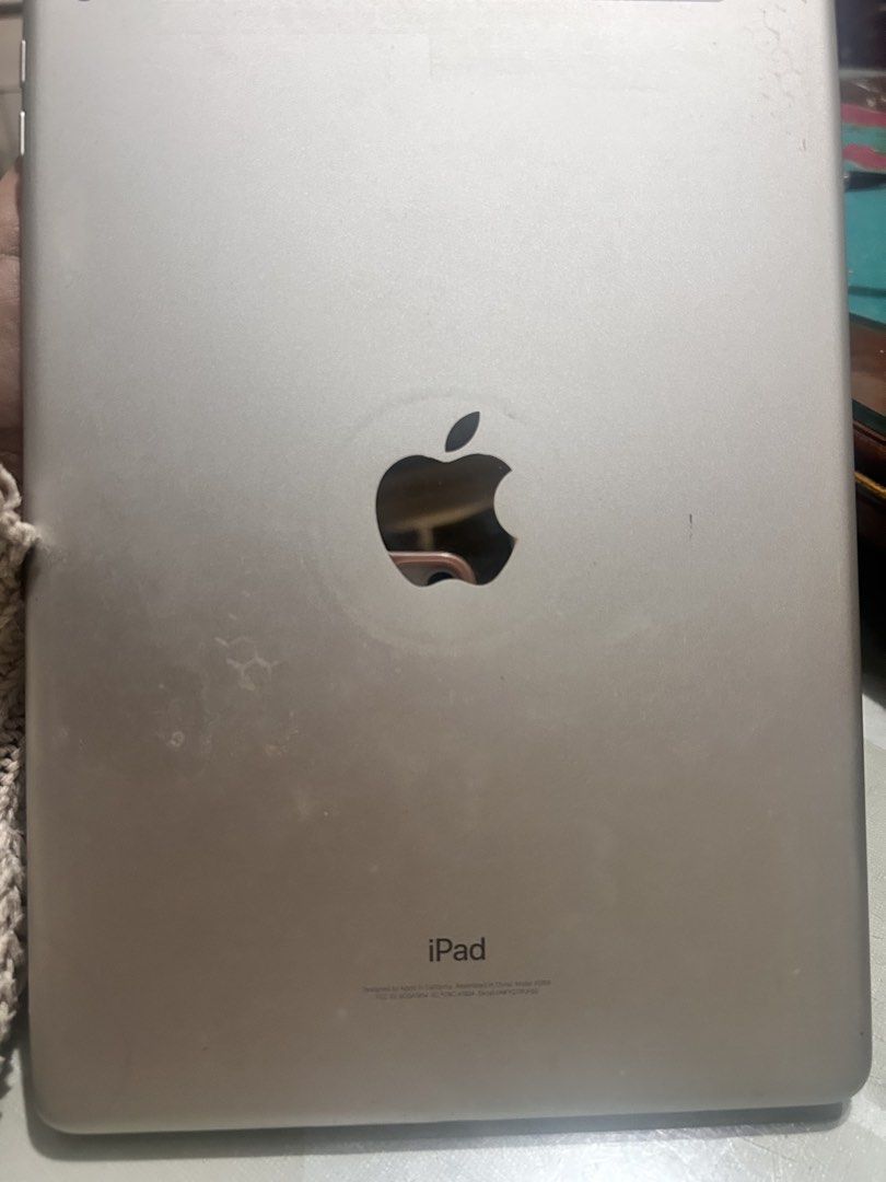 iPad 6th gen 128gb WiFi ready no issues (Category: iPad) located in Manila. Submitted by infinitetsukoyomi (Listing ID 1433180026, Image 1). Description: Well used but in good working condition, brought January 2025 No issue, Touch ID/wifi/airdrop ready.