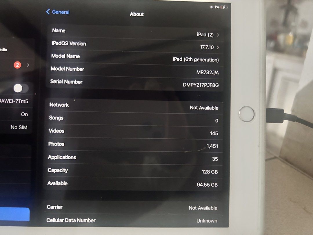 iPad 6th gen 128gb WiFi ready no issues (Category: iPad) located in Manila. Submitted by infinitetsukoyomi (Listing ID 1433180026, Image 3). Description: Well used but in good working condition, brought January 2025 No issue, Touch ID/wifi/airdrop ready.