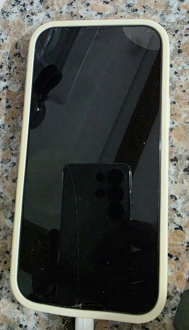 Iphone 13 pro max 256gb (Category: iPhone 13 Series) located in Makati City. Submitted by allengafar (Listing ID 1433162621, Image 2). Description: For sale. Unit only. 256gb. 87% BH there's a lining on the bottom of the screen. no idea what it is. rfs: extra phone.