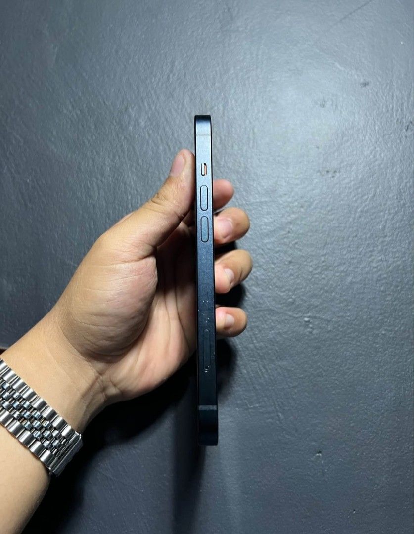 IPHONE 14 MIDNIGHT BLUE 256GB (Category: iPhone 14 Series) located in Manila. Submitted by mdrake (Listing ID 1433058540, Image 2). Description: ESIM OPEN FOR SWAP 14 UP UNITS 86% batt health orig truetone face id NEED NA BYPASS NA LOCKED BIGLA NUNG NI RESET no refund.