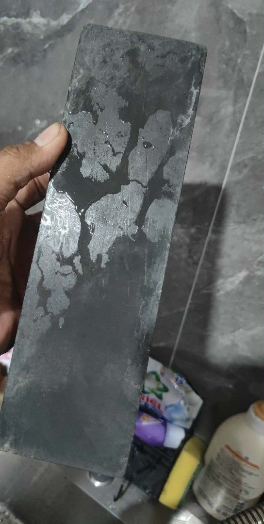 jnat Sharpening Stone (Category: Knives & Chopping Boards) located in Cavite. Submitted by sevillajoh71978 (Listing ID 1433049726, Image 2). Description: - Used sharpening stone - Dark gray color - Rectangular shape - Suitable for knives and tools.