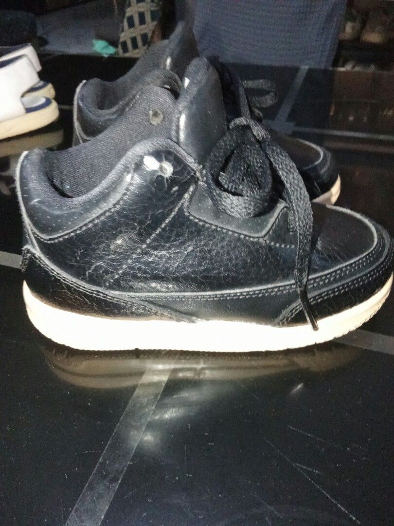 Jordan 4 Kids Shoes Original (Category: Babies & Kids Fashion) located in San Mateo. Submitted by edluxe (Listing ID 1433006997, Image 2). Description: good condition original size 7c.