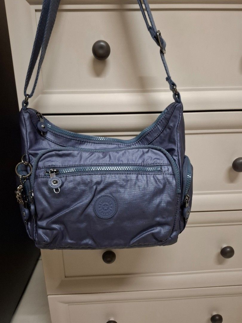 Kipling Gabbie S in Midnight Frost (Category: Cross-body Bags) located in Caloocan City. Submitted by rvf23 (Listing ID 1433057037, Image 1). Description: Can pass as new! Guaranteed orig 💯 Size: 11.5"L x 8.75"H x 6.5"D.