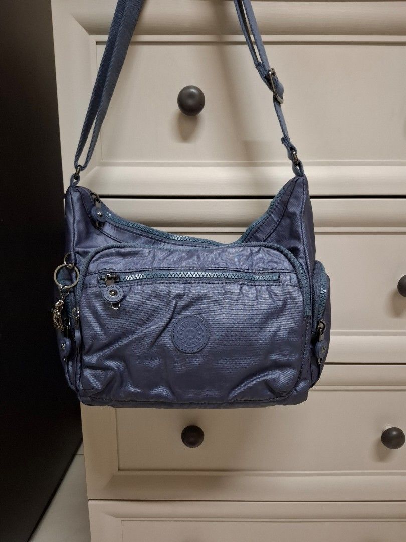 Kipling Gabbie S in Midnight Frost (Category: Cross-body Bags) located in Caloocan City. Submitted by rvf23 (Listing ID 1433057037, Image 3). Description: Can pass as new! Guaranteed orig 💯 Size: 11.5"L x 8.75"H x 6.5"D.