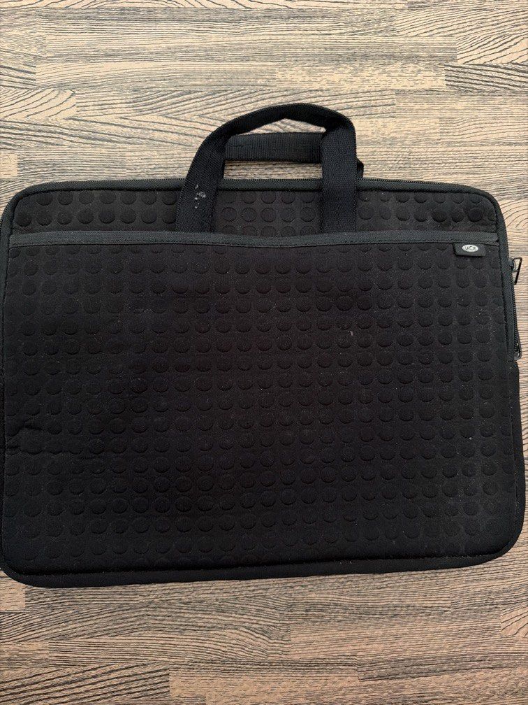 Lacie Laptop Bag (Category: Laptop Bags & Sleeves) located in Quezon City. Submitted by anjlco2017 (Listing ID 1433094795, Image 1). Description: .