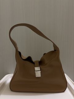 (Category: ) located in . Submitted by opheliapreloved1 (Listing ID 1433195135, Image 1). Description: .