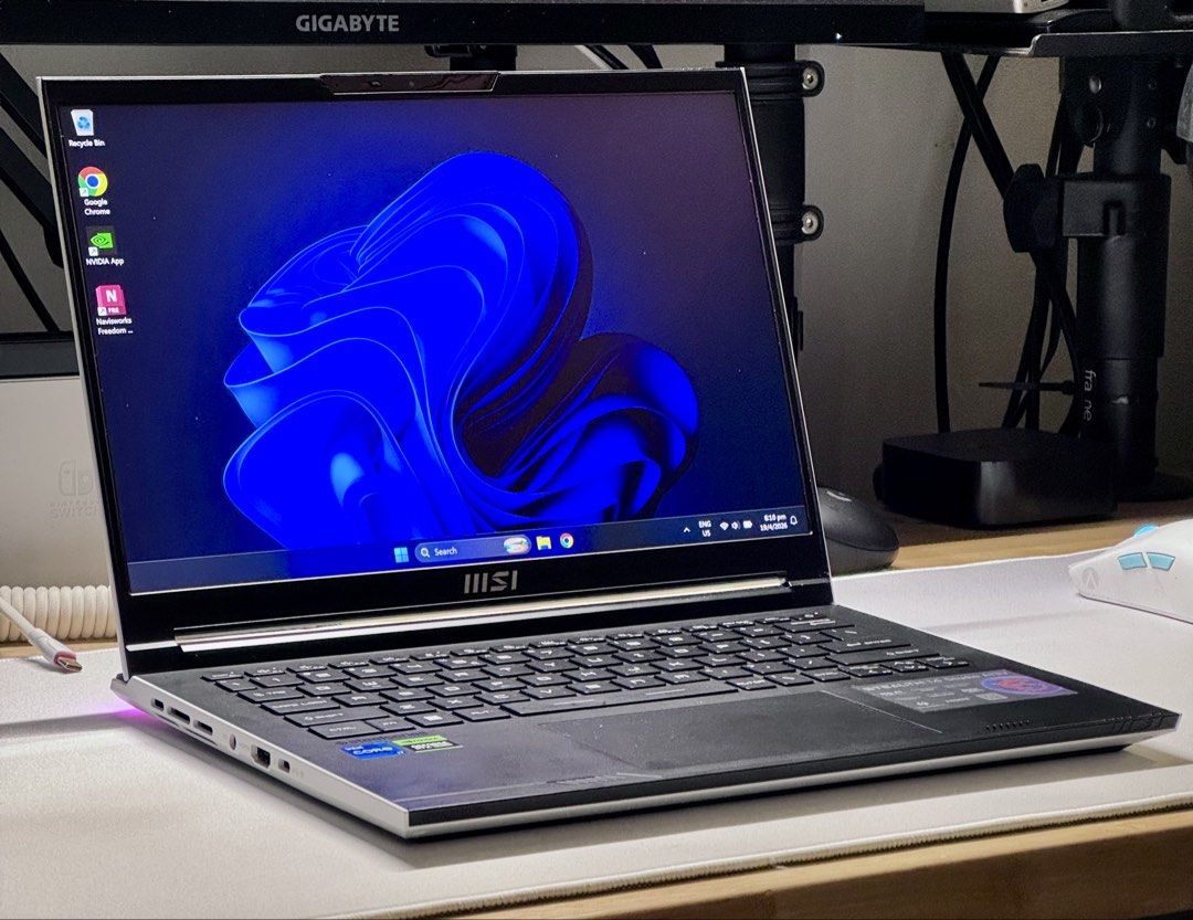 MSI Stealth 14 Studio A13VF Laptop