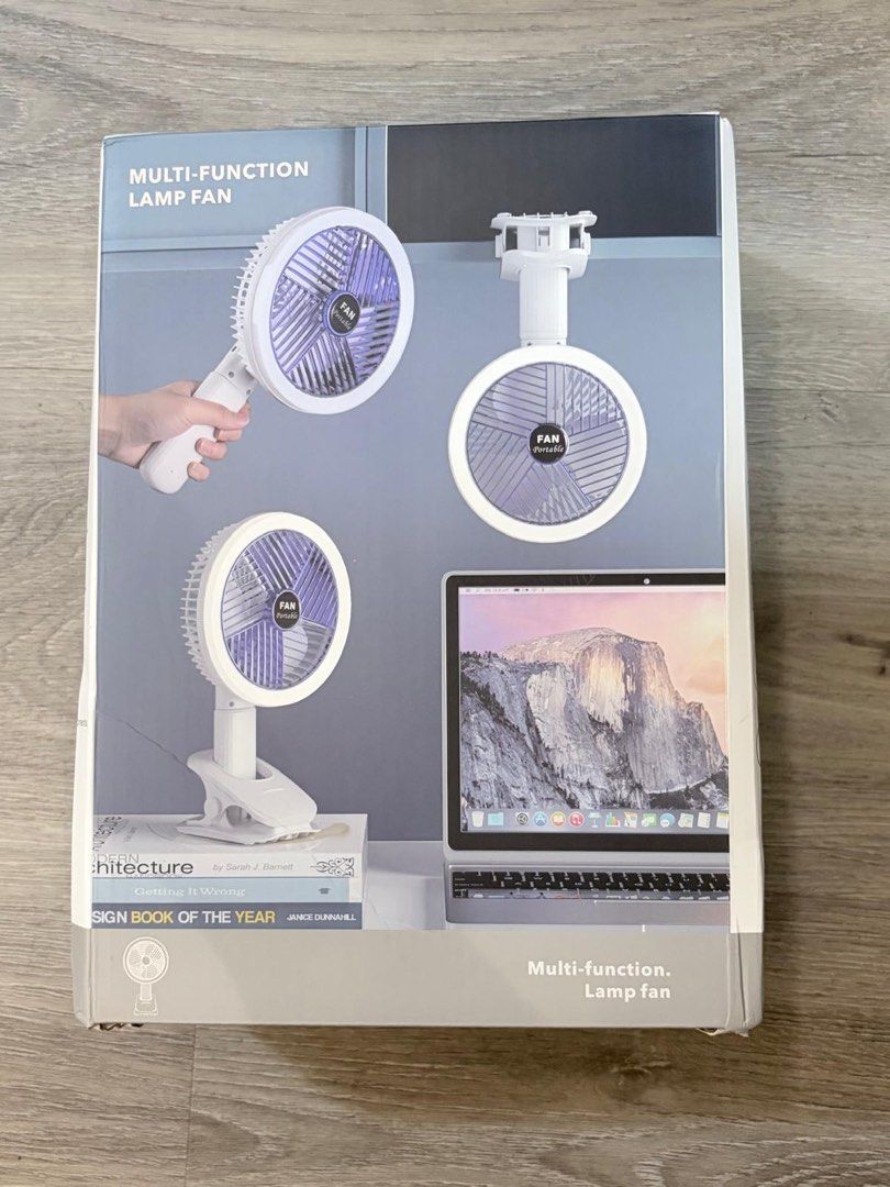 Multi-Function Lamp Fan （分類：燈飾）位於 Hong Kong。 由 jamezon 提交（商品編號 1433185289，圖片 2）。簡介： Multi-function lamp fan provides strong wind power and energy saving. It features multi-gear adjustment and a rotating net cover for air circulation. It has four wind speed settings and a night light function. It is white and charges via USB. 。