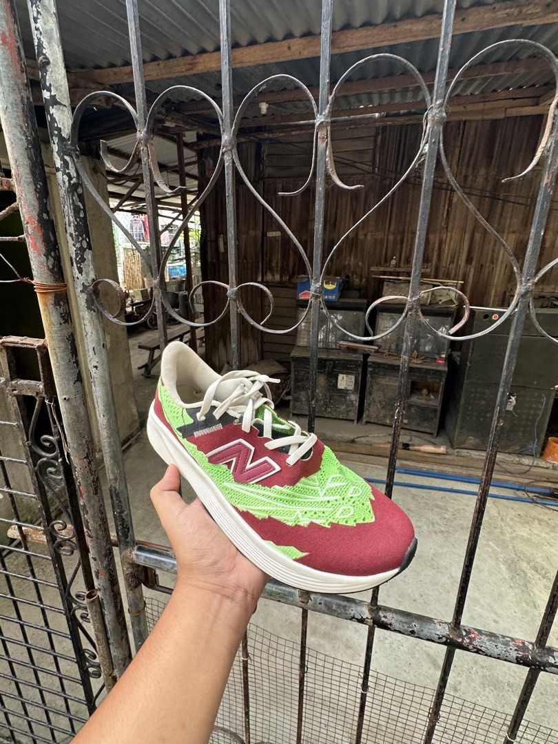 NEW BALANCE X STONE ISLAND (Category: Sneakers) located in Lapu Lapu. Submitted by gabocamaon03138 (Listing ID 1433016548, Image 2). Description: NEW BALANCE X STONE ISLAND FUELCELL RC ELITE V2 Size:8.5 Uk:8 42euro 26.5 CM EXCELLENT CONDITION BRAND NEW CONDITION COLOR RATE 10/10.