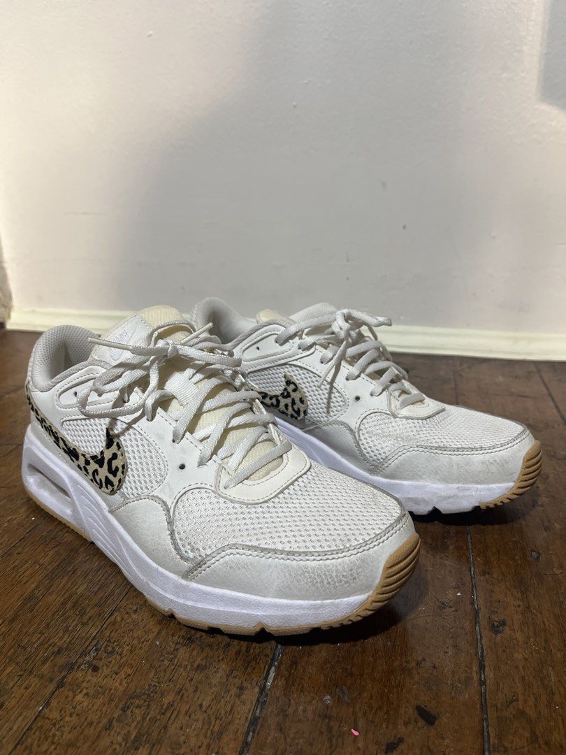 nike air max sc in summit white leopard (Category: Sneakers) located in Quezon City. Submitted by ___hettyyyy (Listing ID 1433096448, Image 1). Description: size us 8.5 uk 60 eu 40 srp at 7-8k !! signs of usage but overall still in good condition :) can haggle but not too low.