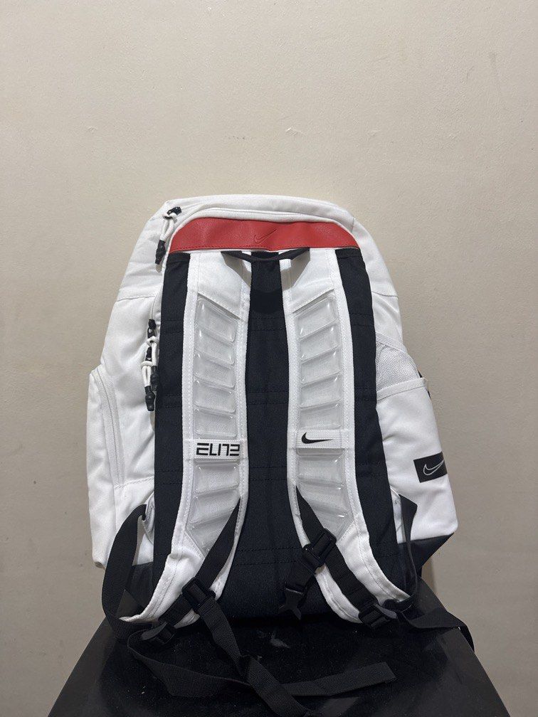 Nike Elite White Basketball Backpack (Category: Backpacks) located in Quezon City. Submitted by gabe.preveyor (Listing ID 1433125104, Image 2). Description: .