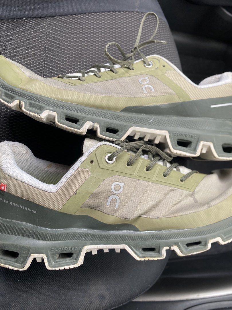 On Cloud -Cloudtec (Category: Casual shoes) located in Singapore. Submitted by mimus (Listing ID 1433204436, Image 3). Description: On Cloud-Good Condition Comfortable walking /running shoes Refer to pics details..