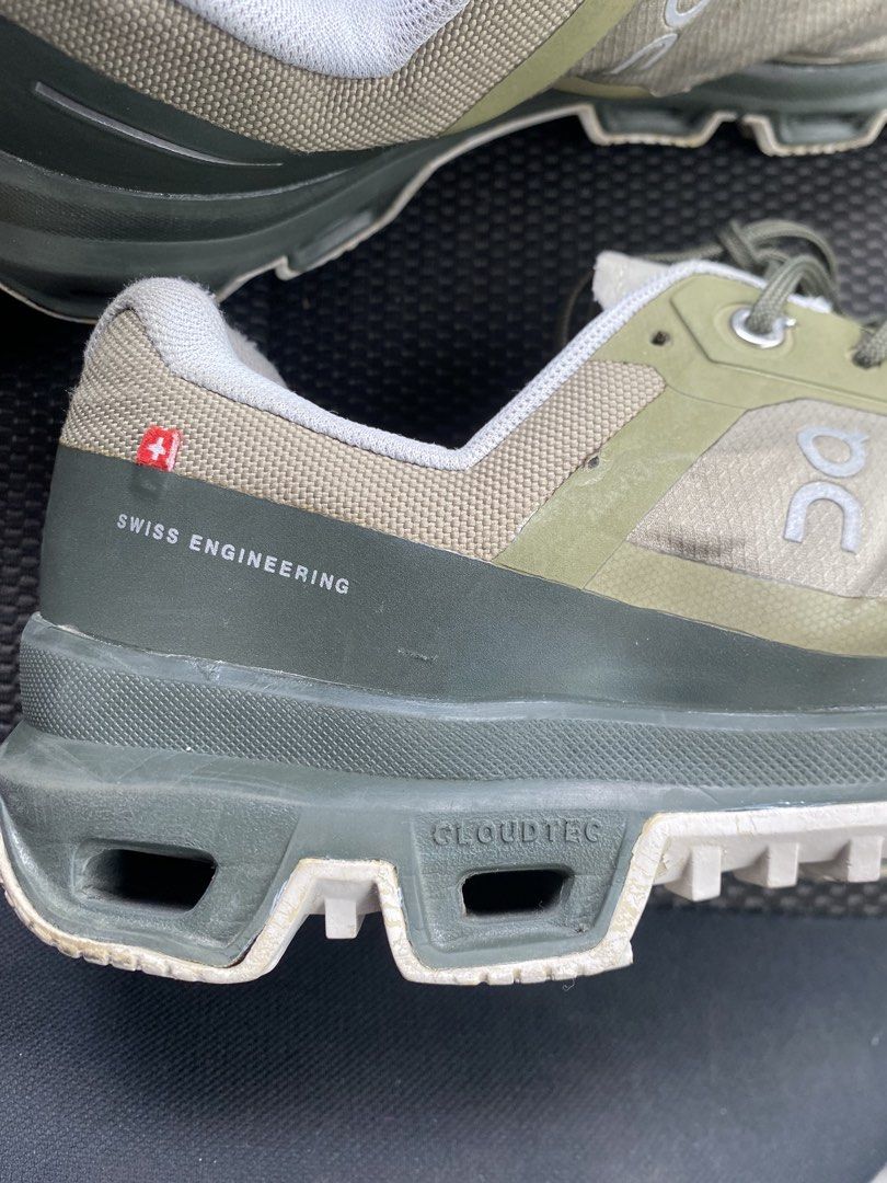 On Cloud -Cloudtec (Category: Casual shoes) located in Singapore. Submitted by mimus (Listing ID 1433204436, Image 2). Description: On Cloud-Good Condition Comfortable walking /running shoes Refer to pics details..