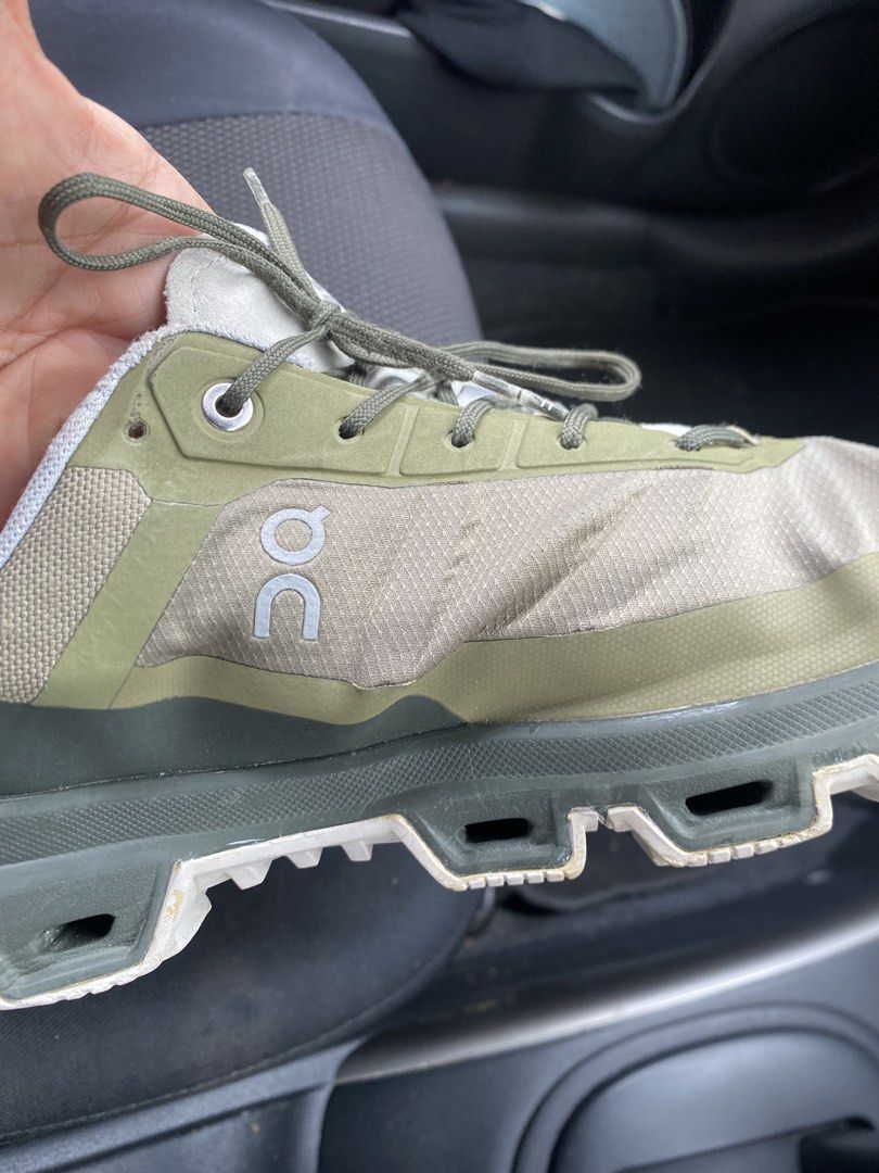 On Cloud -Cloudtec (Category: Casual shoes) located in Singapore. Submitted by mimus (Listing ID 1433204436, Image 1). Description: On Cloud-Good Condition Comfortable walking /running shoes Refer to pics details..