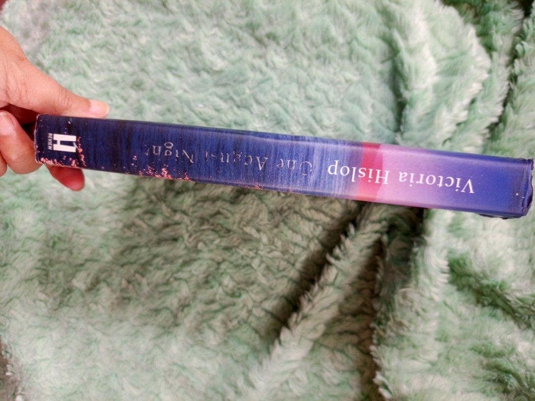 One August Night by Victoria Hislop (Category: Storybooks) located in Quezon City. Submitted by avigene (Listing ID 1433025650, Image 3). Description: hard cover.