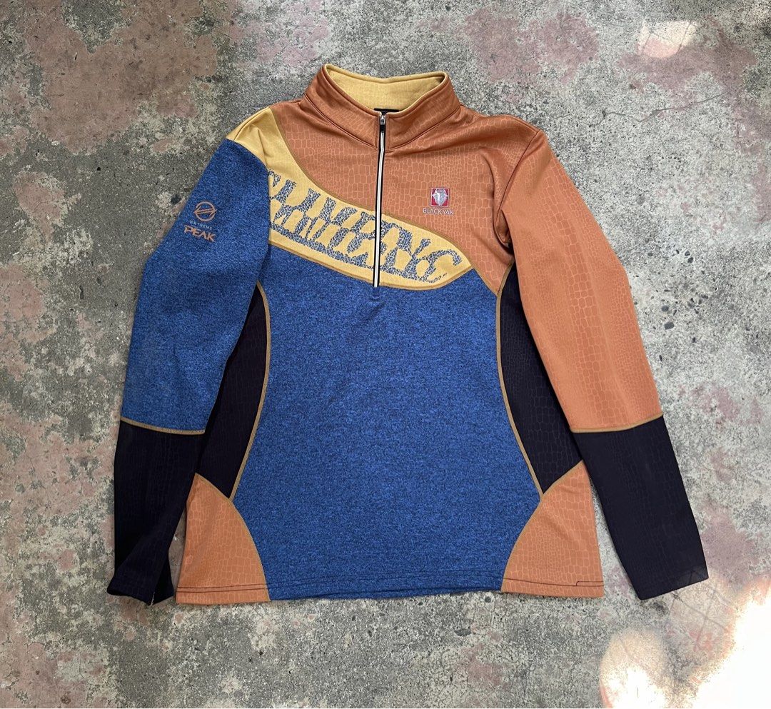 Outdoor Black Yak half vip (Category: Coats, Jackets and Outerwear) located in Dapitan. Submitted by gelbread (Listing ID 1433045062, Image 1). Description: .