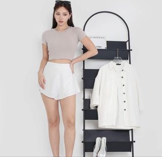 BNWT SALE Collection item 3