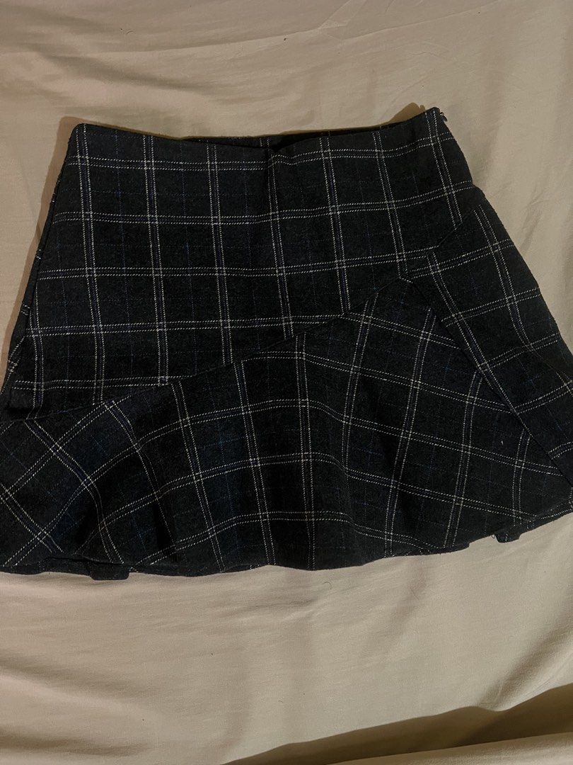 Plaid Ruffle Hem Skirt (S27) (Category: Skirts) located in Manila. Submitted by fiafernandez00 (Listing ID 1433096638, Image 2). Description: .