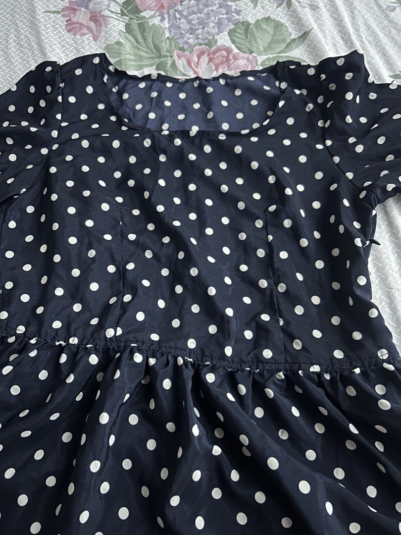 Polka Dot Top (Category: Blouses) located in Manila. Submitted by cheatea (Listing ID 1433181255, Image 2). Description: Navy blue polka dot top. Round neck, short sleeves, and peplum hem. Fitted bodice, side zipper. Lightweight fabric. .