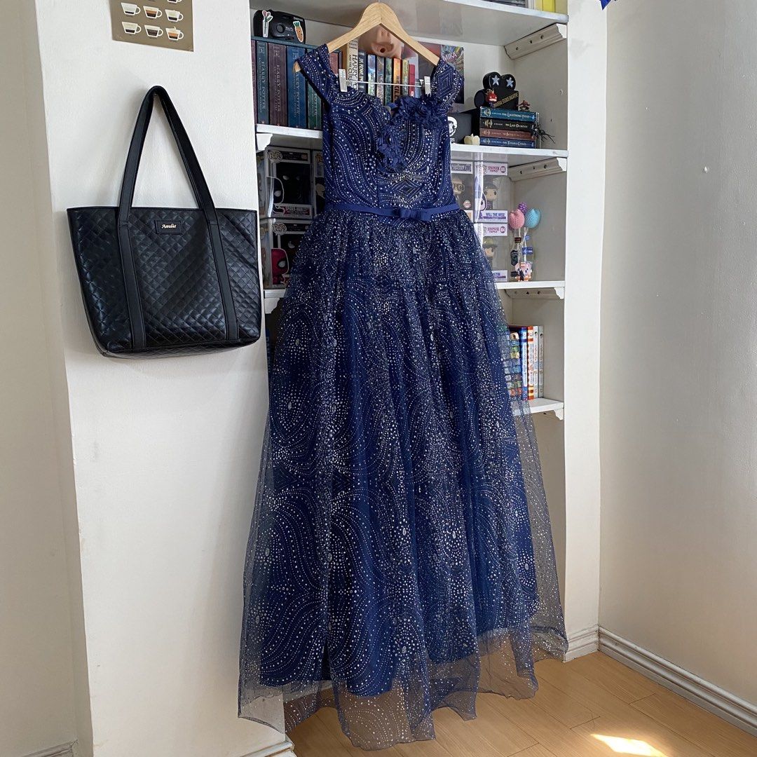 Prom / Debut Blue Ball Gown (Category: Evening dresses & gowns) located in Ilagan. Submitted by sheadomingo (Listing ID 1433063539, Image 3). Description: 10 arms 27 bust 29 waist 11 top 43 skirt.