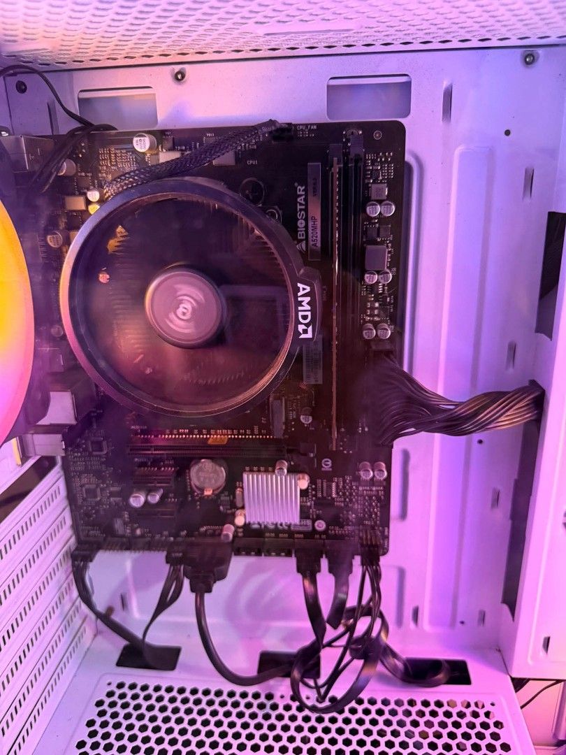 R5 system unit (Category: Desktops) located in Manila. Submitted by happyearth.953a15 (Listing ID 1433014032, Image 3). Description: R5 system unit Ryzen 5 4655G Bios Star A520M motherboard 8gb ram 256gb ssd 500gb HDD Windows 11 pro OS PSU / tempered glass casing With power cord 💸💸 11,000 Location: San Andres bukid manila Pick up or deliver.