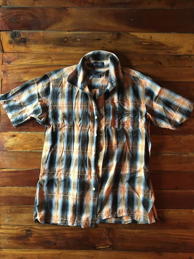 Ralph Lauren Short-Sleeve Plaid Button-Down Shirt (Category: Tshirts & Polo Shirts ) located in Tarlac. Submitted by thriftnikay (Listing ID 1433172671, Image 1). Description: Negotiable, not sure if authentic.