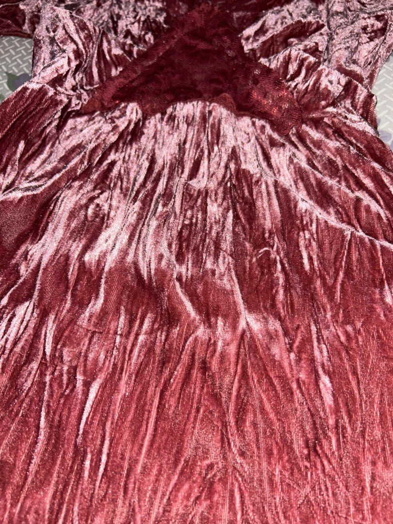 Red Velvet Longsleeve lace Top (Category: Longsleeves) located in Manila. Submitted by cheatea (Listing ID 1433180765, Image 3). Description: doing a closet clean out! only used one time MODE OF PAYMENT ⁃ GCASH ONLY MODE OF DELIVERY ⁃ J&T .