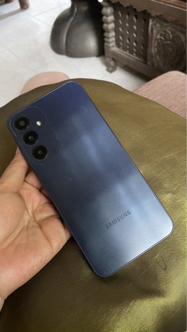 Samsung A25 5G (Category: Samsung) located in Agoncillo. Submitted by alcazarmfatima (Listing ID 1433111321, Image 1). Description: - Bought last Feb 2025 - No issues - Lady owned -8 GB/ 256 GB - Android version 16.